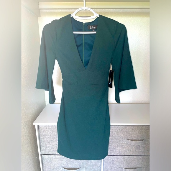 Emerald Green V Neck Lulus Dress | size XS - Picture 1 of 4